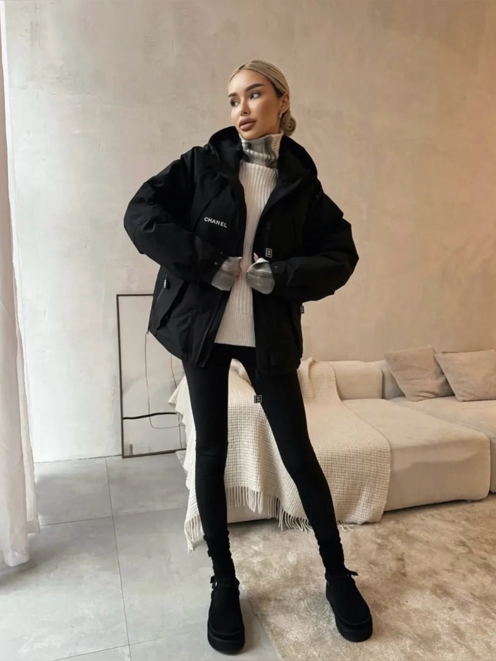 Chanel Women's Black Jacket Oversized - Picture 3 of 16